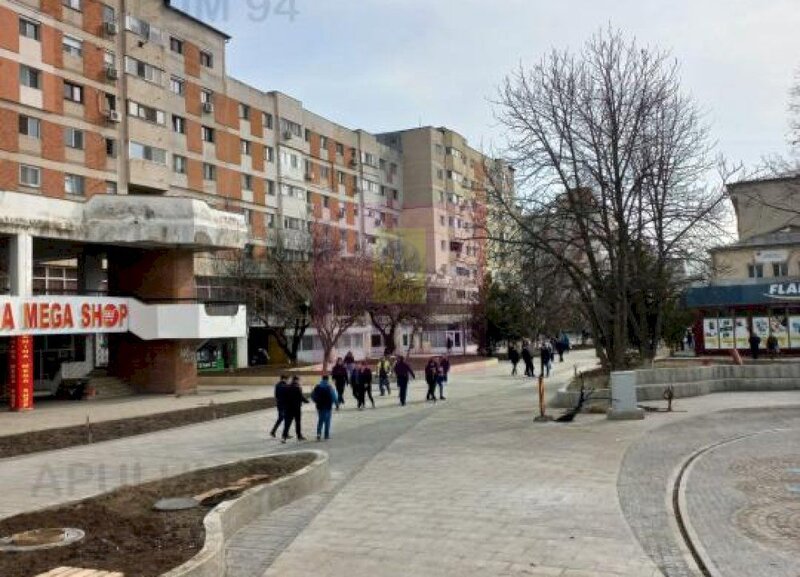 ALEXANDRIA (TR) - SE VINDE SPATIU COMERCIAL LANGA PARCUL CENTRAL